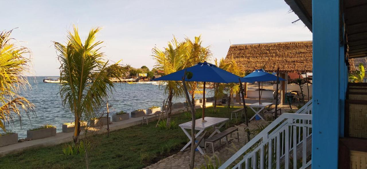 Moyo Island Resort Bagian luar foto