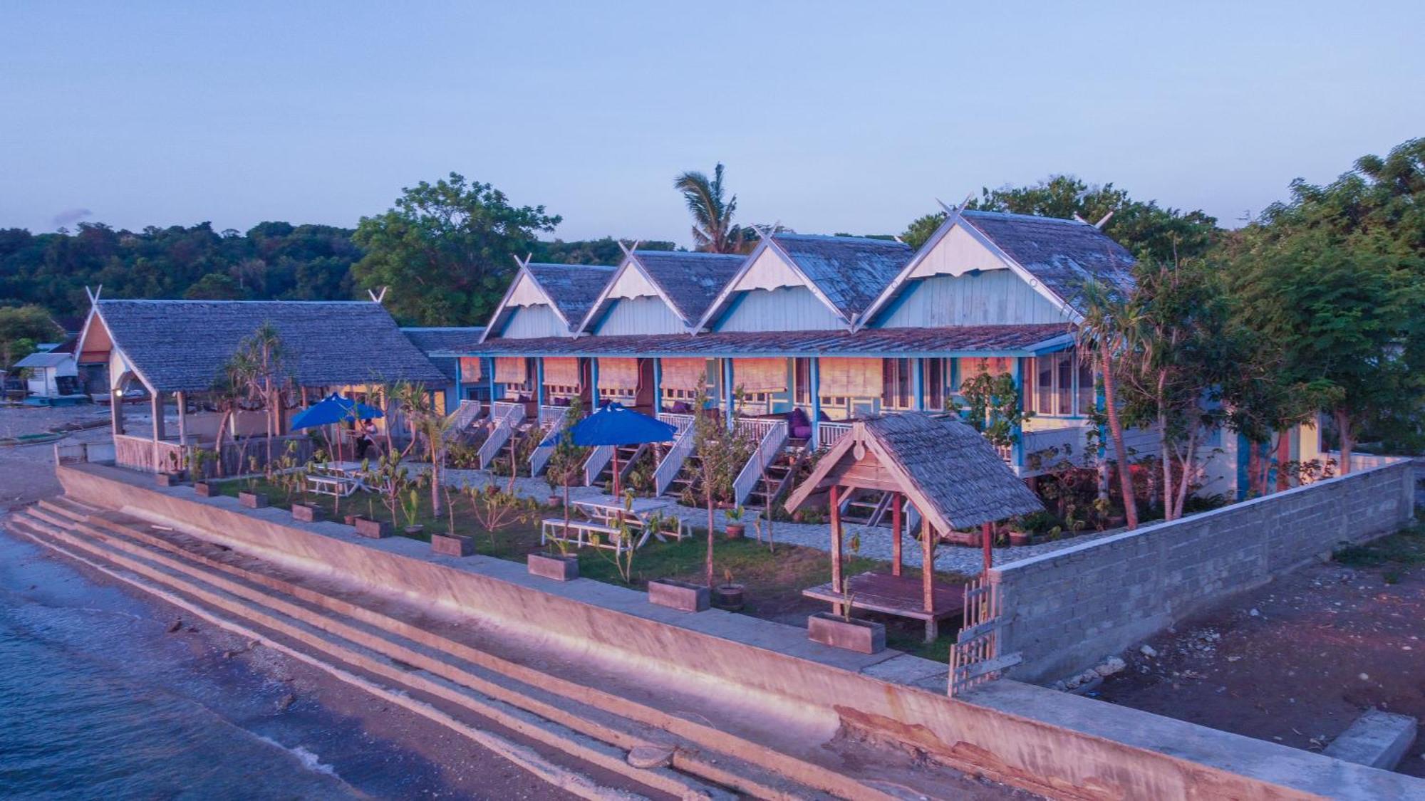 Moyo Island Resort Bagian luar foto